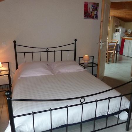 Le Moulin De Drapras Bed & Breakfast Chemille-en-Anjou Dış mekan fotoğraf