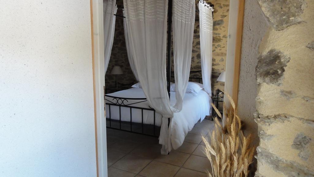 Le Moulin De Drapras Bed & Breakfast Chemille-en-Anjou Oda fotoğraf